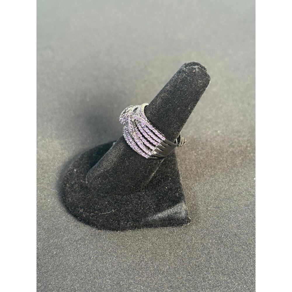 nOir JEWELRY SIX BAND TWIST PURPLE RHINESTONE SIZE 7 - Picture 3 of 3